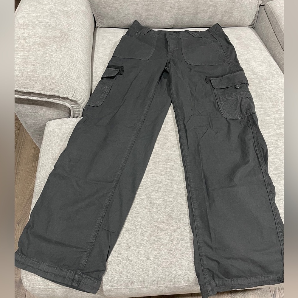 Women’s American Eagle Outfitters Dark Gray Cargo Pants